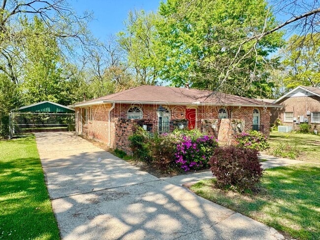 Photo - 329 Northwestern Rd