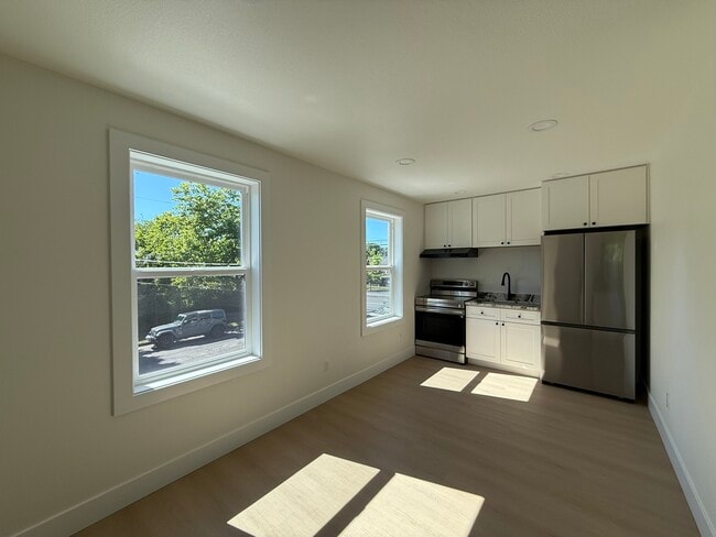 Photo - 2111 E Mill Plain Blvd