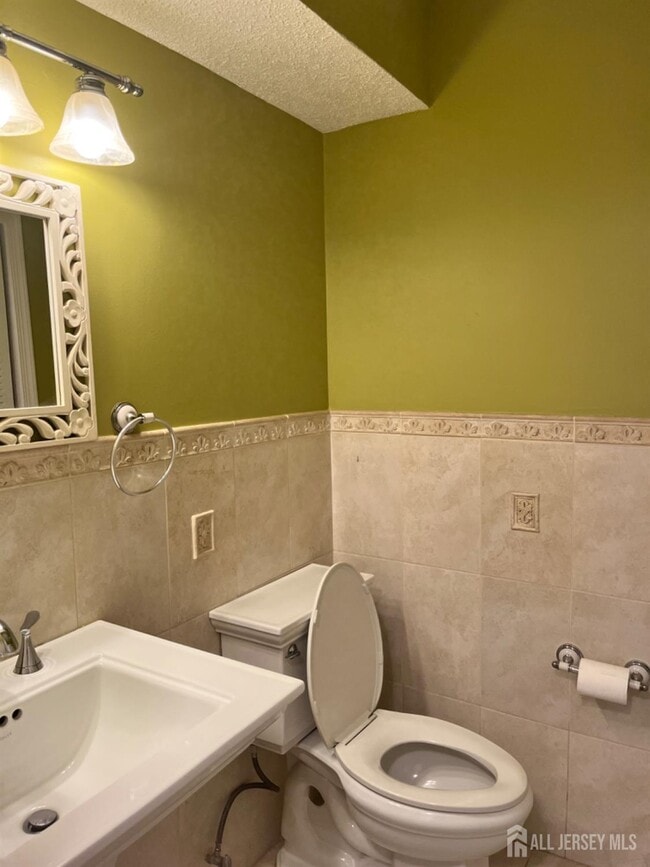 Photo - 111 Lloyd Ct