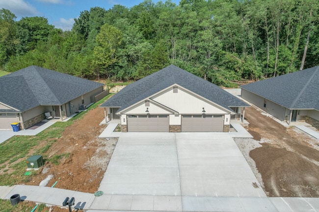 Building Photo - 822 El Dorado Dr