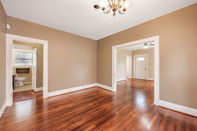 Photo - 2611 Rosewood St