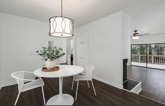 Photo - 5090 Heather Rd SE