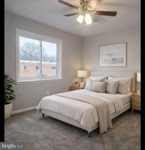 Building Photo - 49 W Diamond Ave