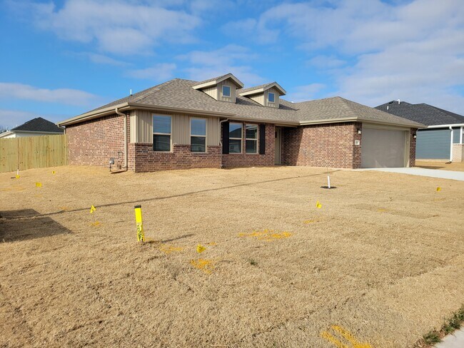 Photo - 923 N Labrador Ave