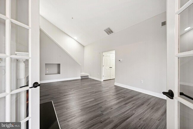 6520 Lake Park Dr Unit 301A