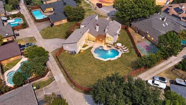 4001 Bullock Dr