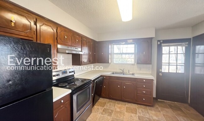 Photo - 2356 S Crysler Ave