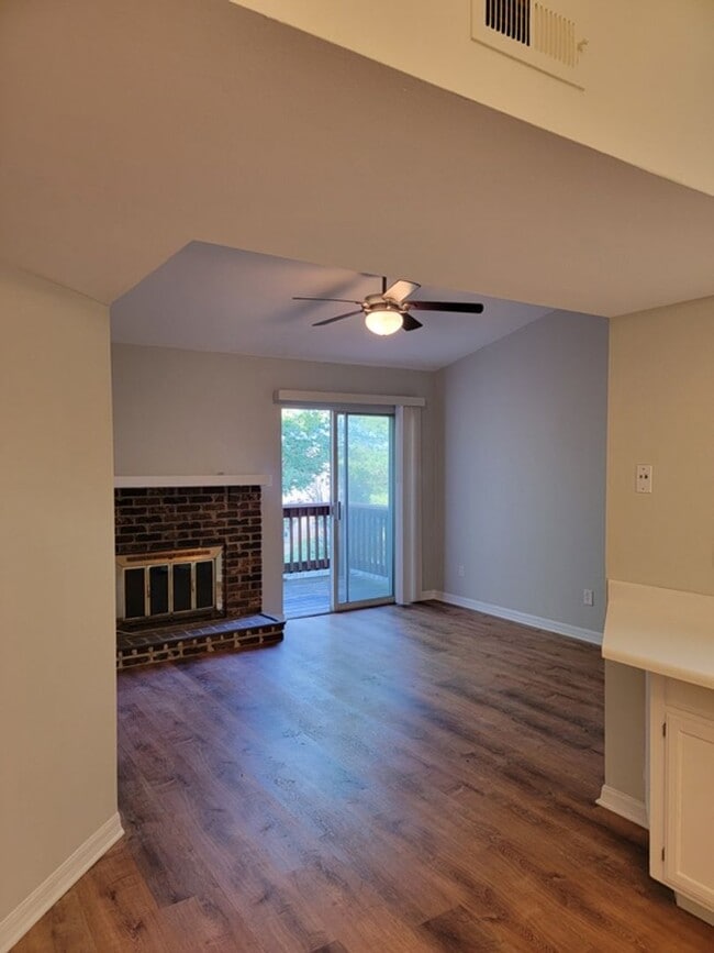 Photo - All Electric Second Floor Garden Condo for Rent in Wildwood Unidad D