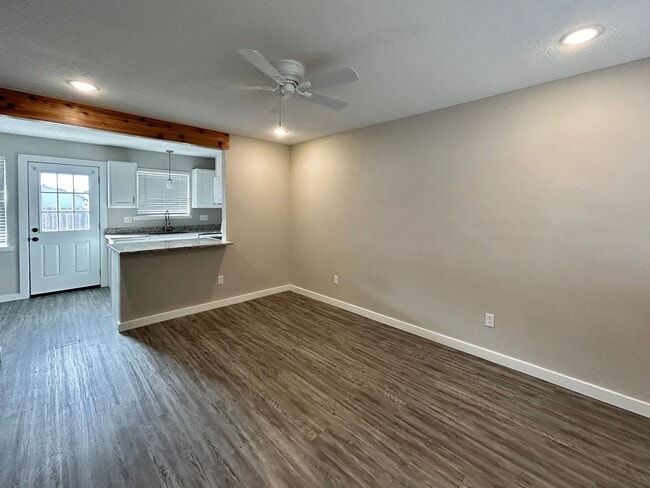 Photo - 634 N 6th St Unidad 634