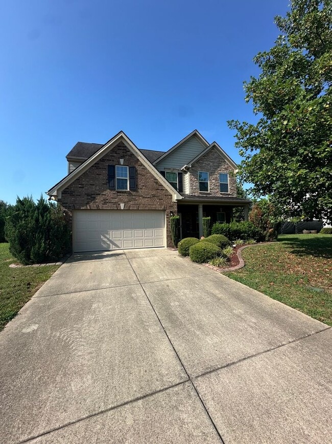 Building Photo - Beautiful 4 Bed 2.5 bath Home in Murfreesb...