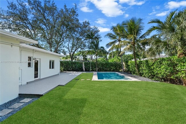 Photo - 5865 SW 48th St