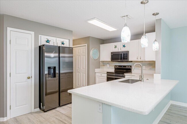37 Sunset St