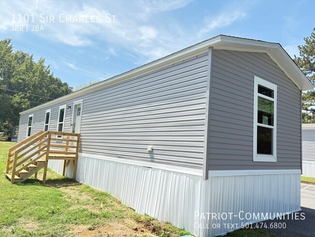 Building Photo - 1101 Sir Charles St Rental