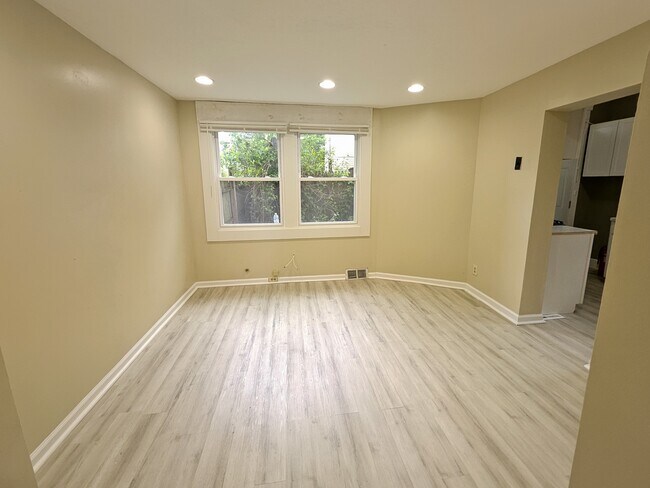 Photo - 535 E Warrington Ave