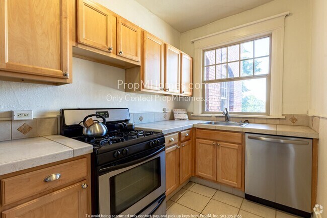 Building Photo - Live the NW Portland Lifestyle – Gorgeous ... Unit 307 Rental