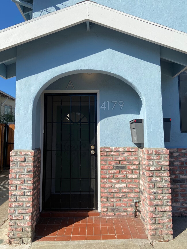 Photo - 4179 Shafter Ave