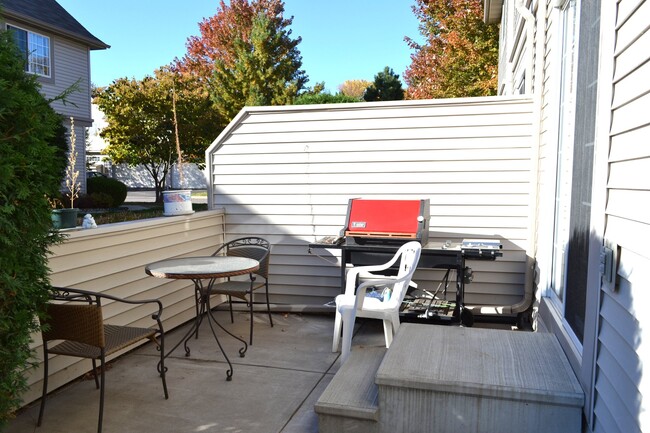 Photo - 1033 Lovell Ave W