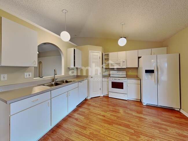 Photo - 2724 Maderia Cir