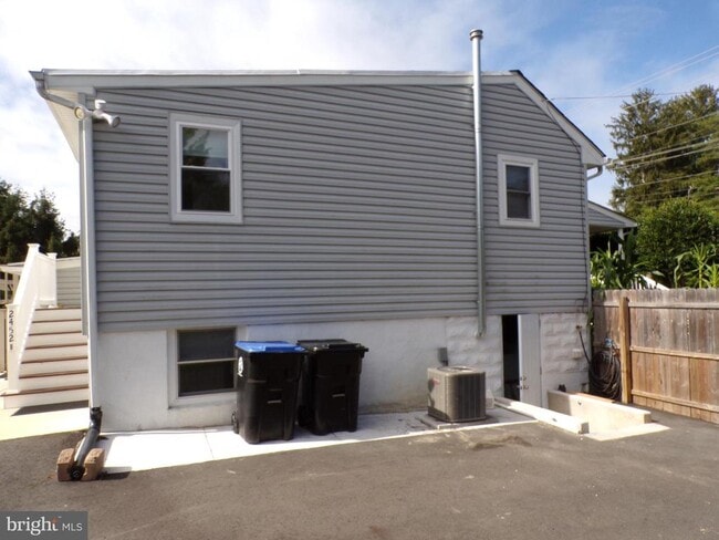 Building Photo - 2452 Hopewell Rd Rental