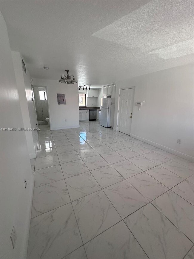 Photo - 2740 W 61st St Unit 204