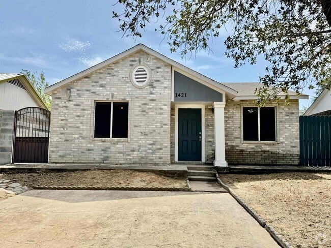Building Photo - 1421 Reagan Dr Rental