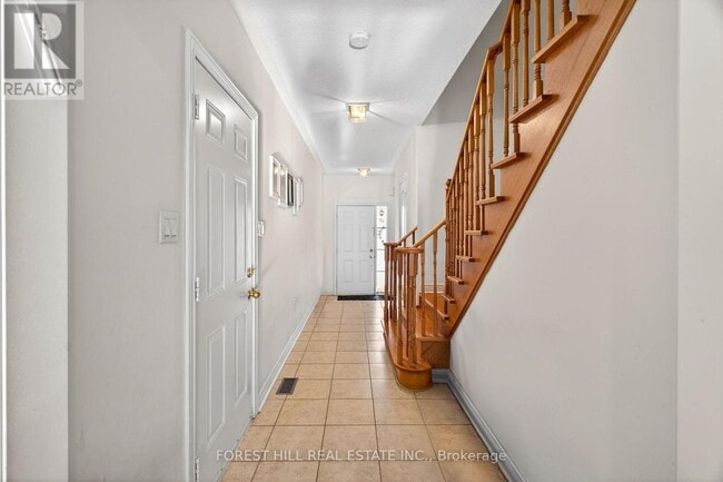 Photo - 101 Sir Sanford Fleming Way