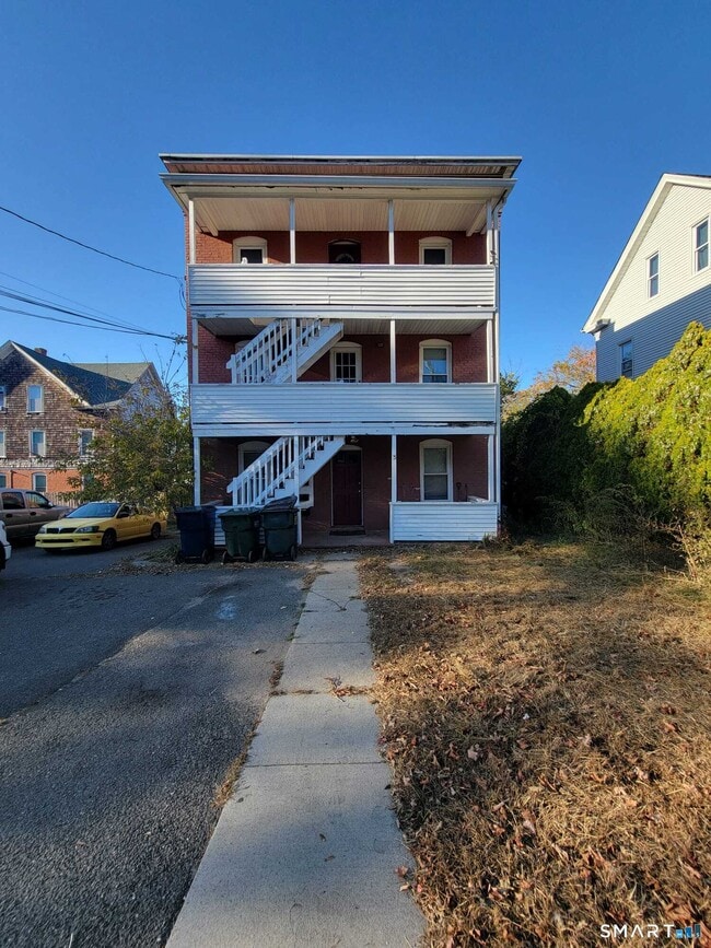Building Photo - 3 Pearl St Unit 2