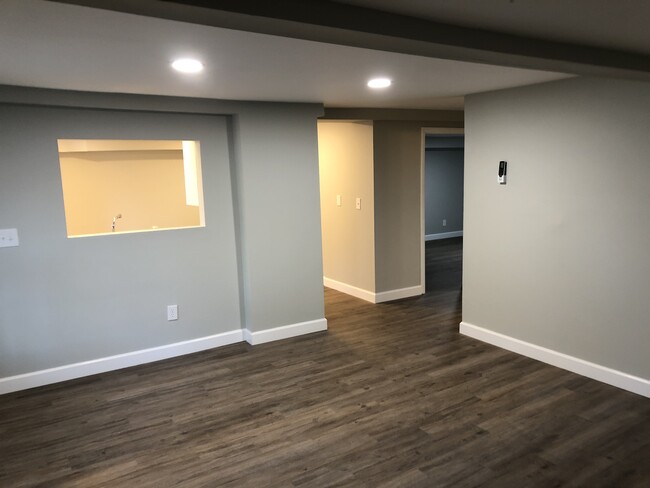 Living Room - 371 Old Hendersonville Highway Townhome