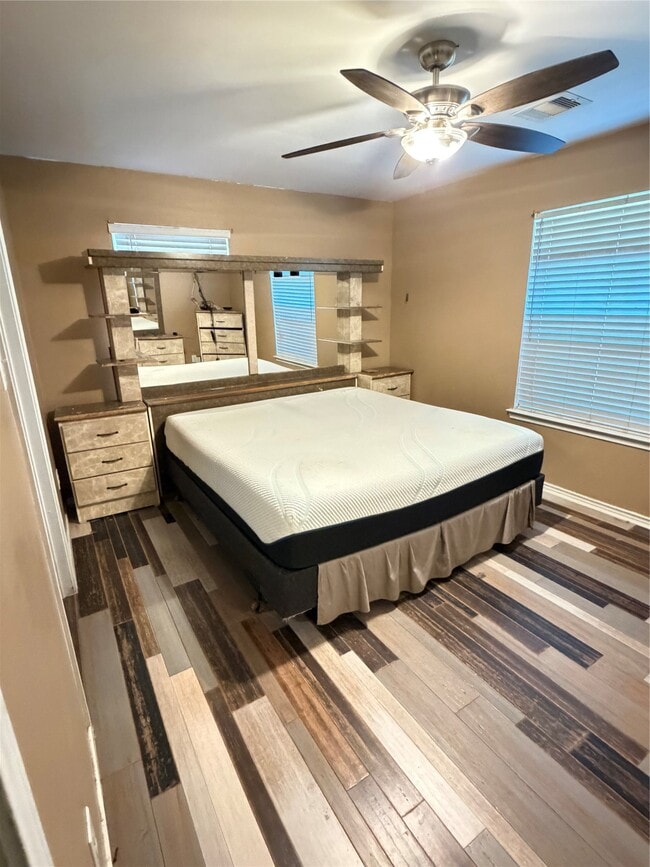 Photo - 8935 Lyndonnille Falls Ln