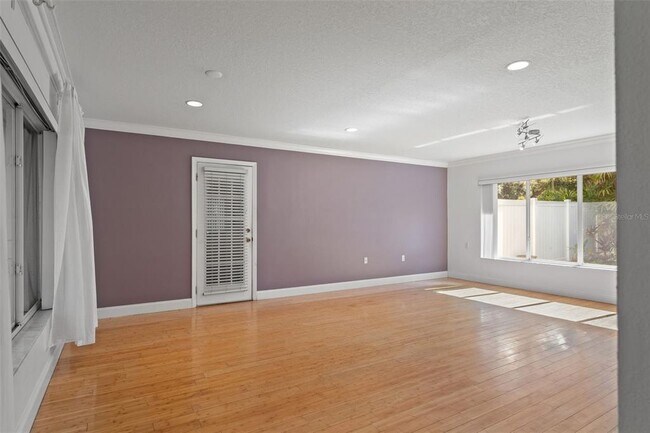 Photo - 2725 N Myrtle Ave