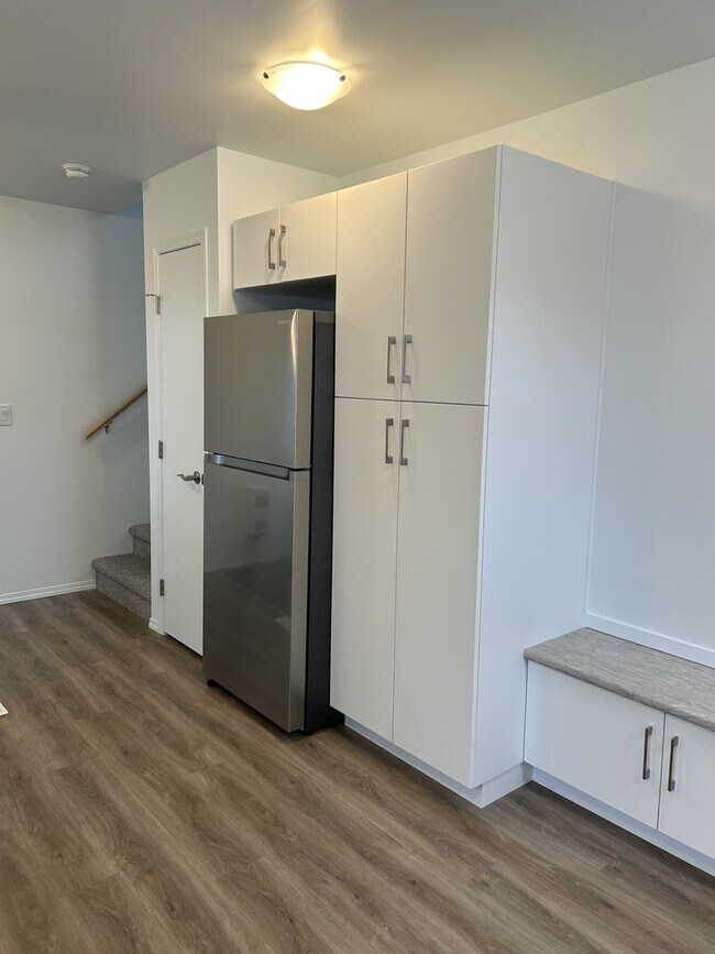 Photo - 5915-5119 119 Ave Unit Upper - G1