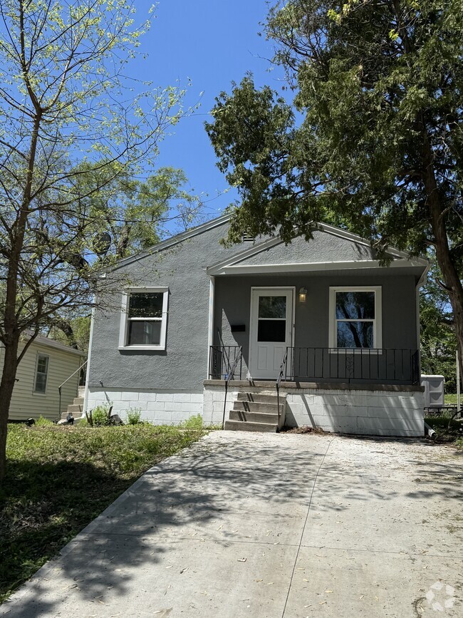 Building Photo - 4022 N 42nd St Rental