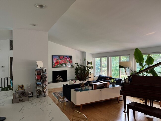 Photo - 1237 Meadowbrook Ave