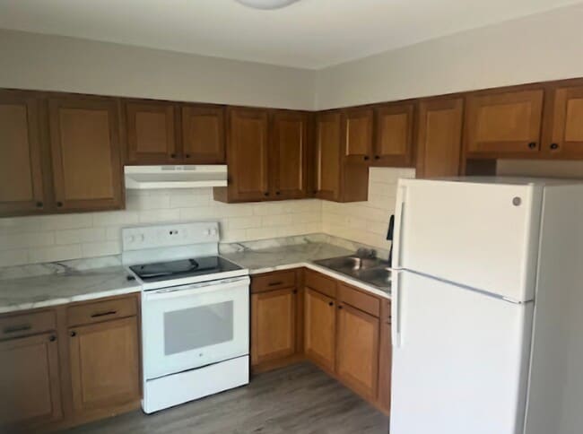 Building Photo - 94 Lasalle St Unit 3