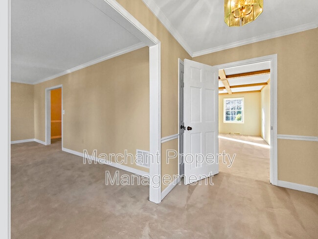 Photo - 100 Pine Wood Dr