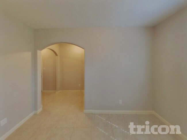 Photo - 185 Kennedy Dr