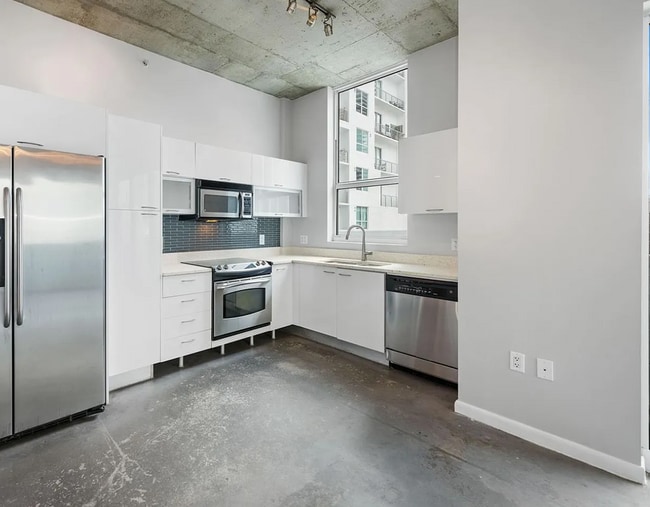 Photo - 133 NE 2nd Ave Unit 912