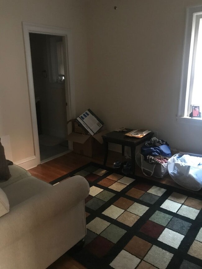 Photo - 2830 Monument Ave Unidad #2