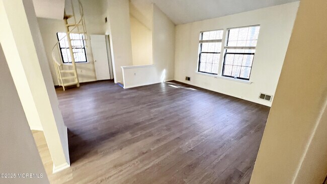 Photo - 1509 Dahlia Ct