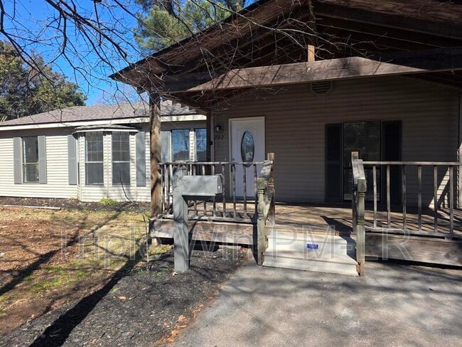 Photo - 202 Rosemary Ln