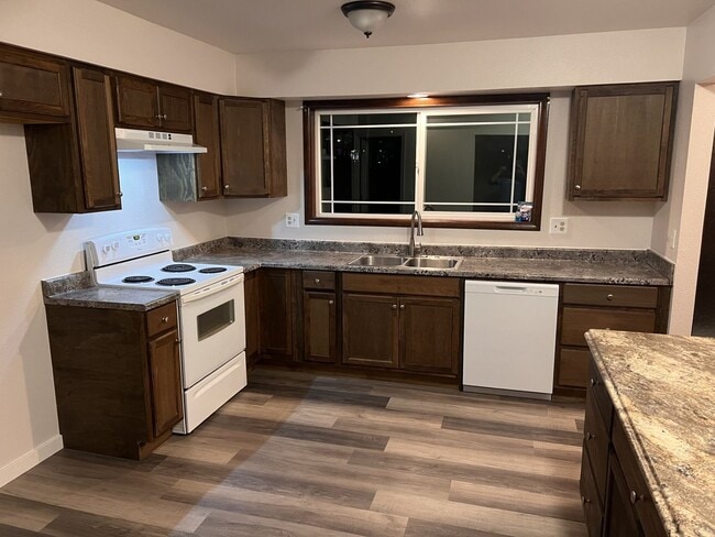 Photo - 3 Bedroom Home with RV Parking
