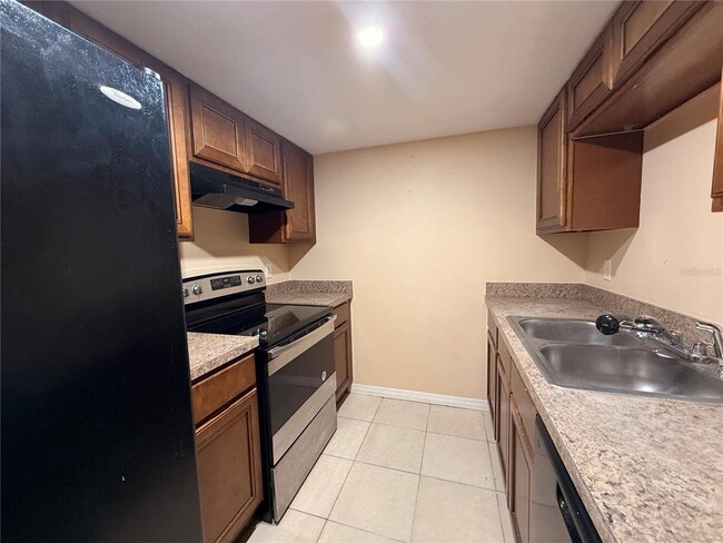 Photo - 934 N Lake Destiny Rd Unidad B