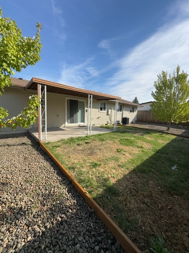 3006-3008 Alameda Unit 3008 Alameda***