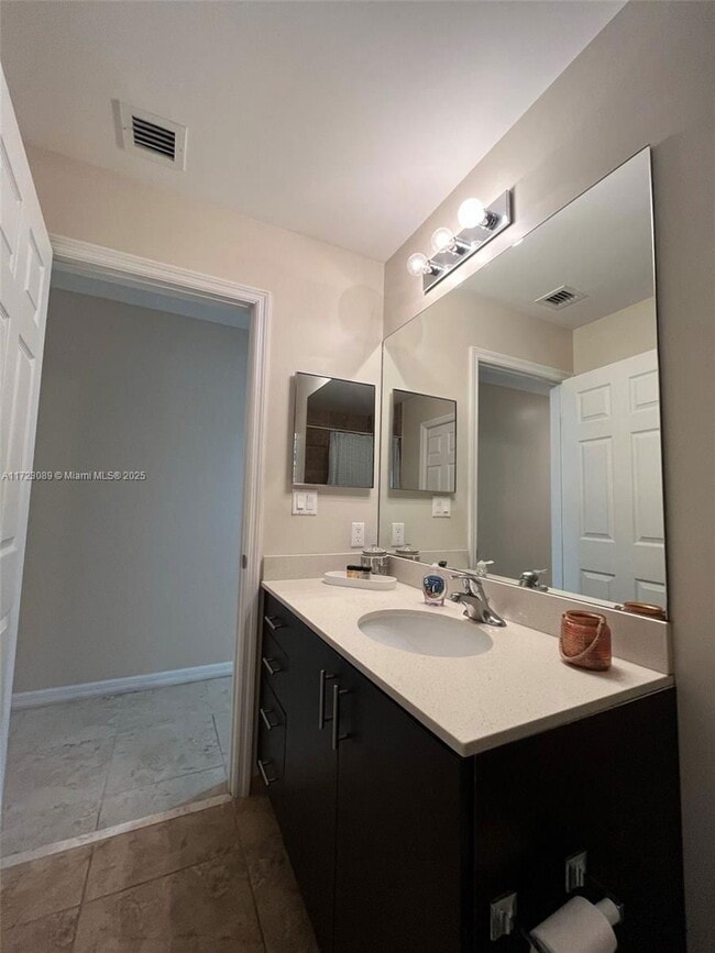 Photo - 2333 SE 5th St