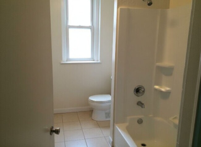 Photo - NO FEE - KENMORE 3 BR Apartment - 9/1/2026