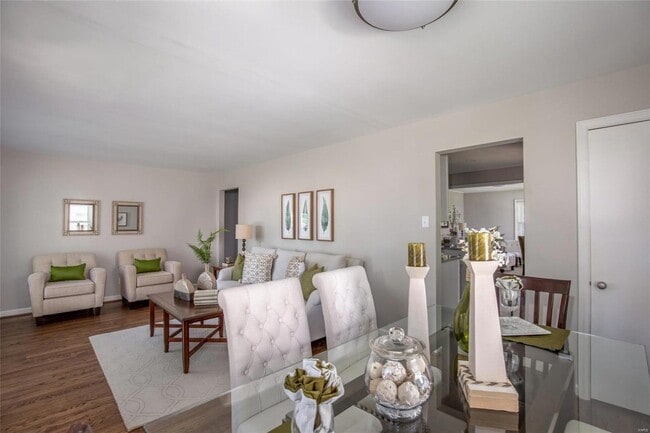 Photo - 130 St Maurice Ln