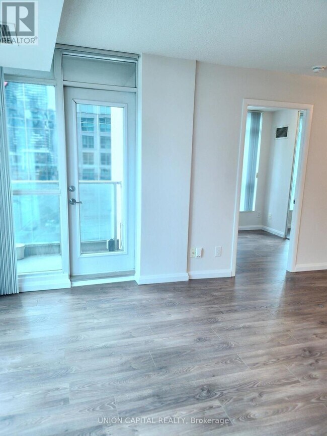 Photo - 18 Yonge St Unit 1113