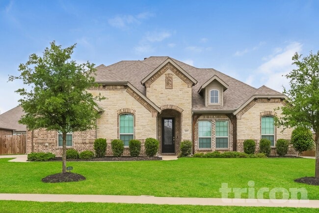 Building Photo - 805 Rustic Trl