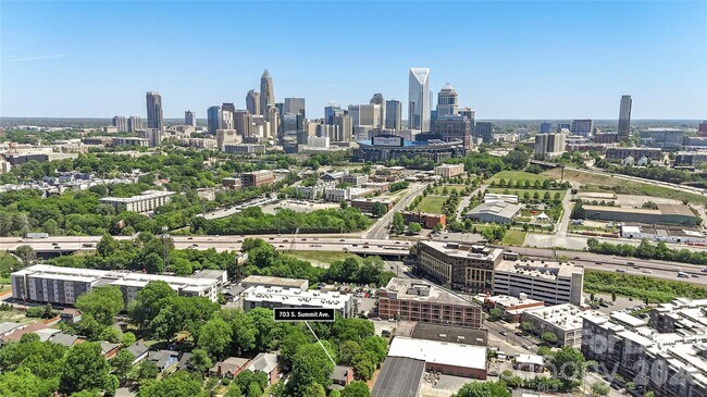 Building Photo - 703 S Summit Ave Unit 2