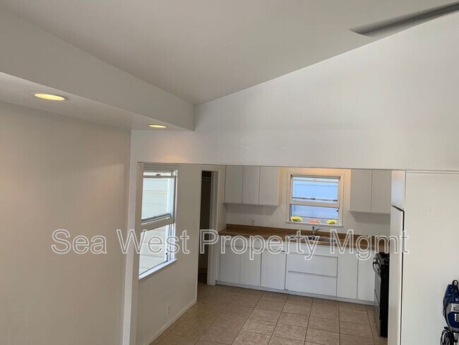 Photo - 123 W Jason St Unit #C